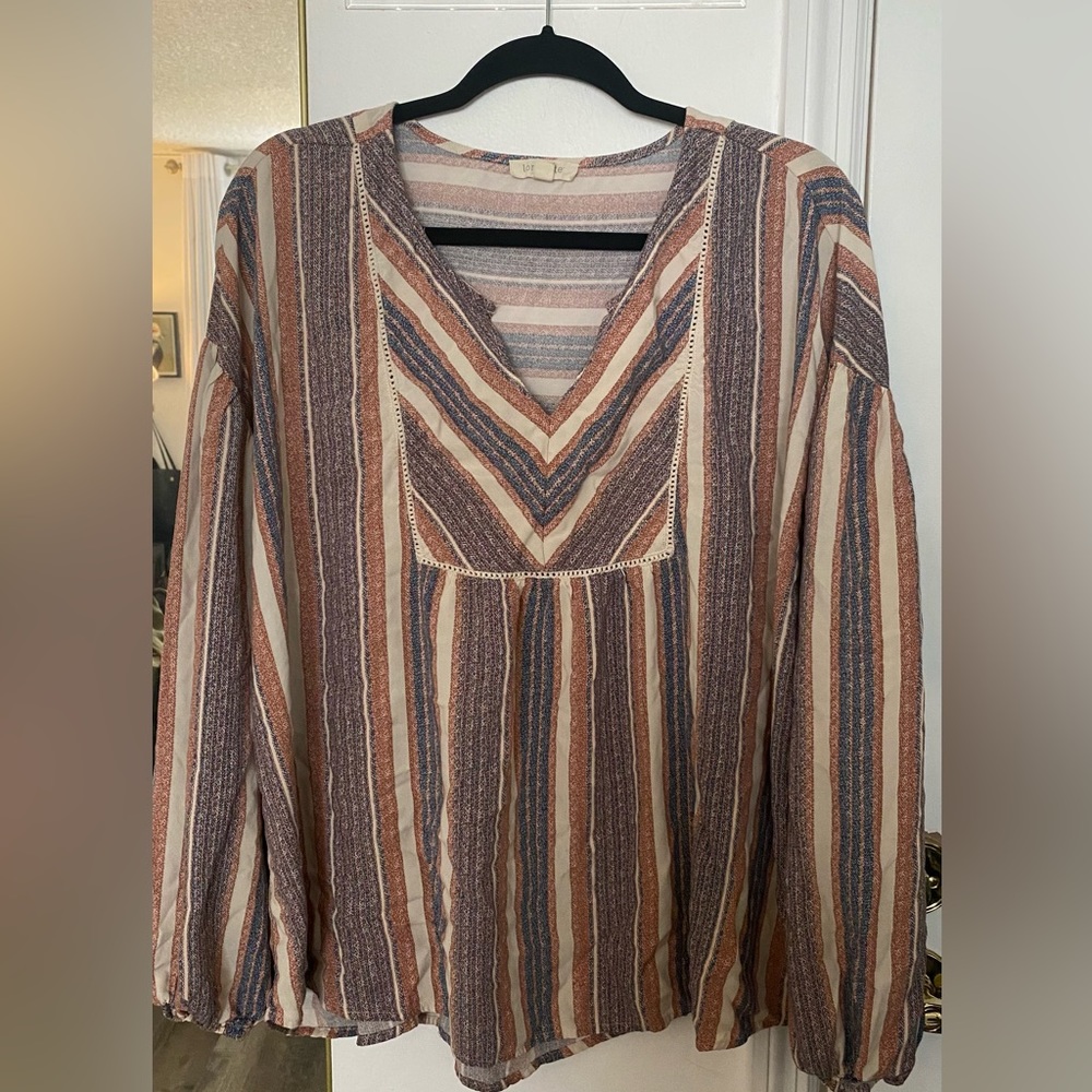 ‼️Weekend SALE ‼️
All offers considered - Loralette Stripped Top Size 3